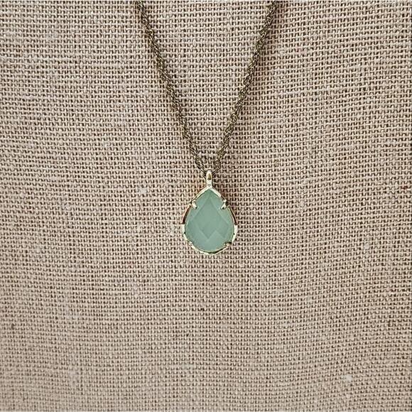 Kendra Scott "Signature" Kiri Gold plated Chalcedony Glass Pendant Necklace - Picture 1 of 6